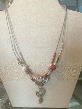 VTG AVON TRIBAL/NATIVE WESTERN SLINKY NECKLACE WITH MIXED BEADS